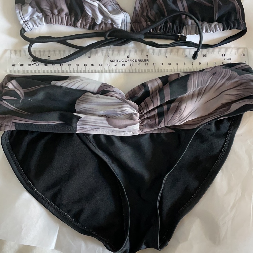 Bikini - Picture 2 of 5